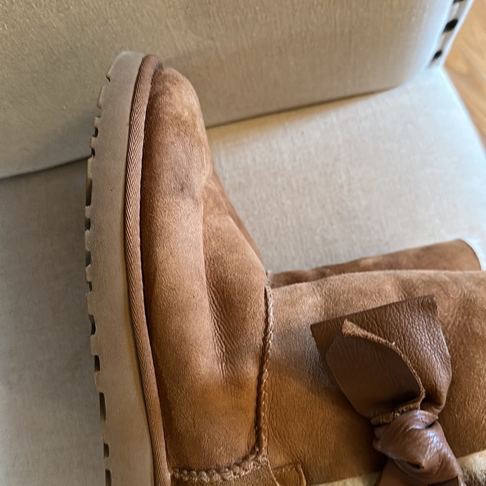 UGG Women’s Daelynn Bow Suede Winter Snow Boots Tan Chestnut Size 7 - Picture 10 of 16
